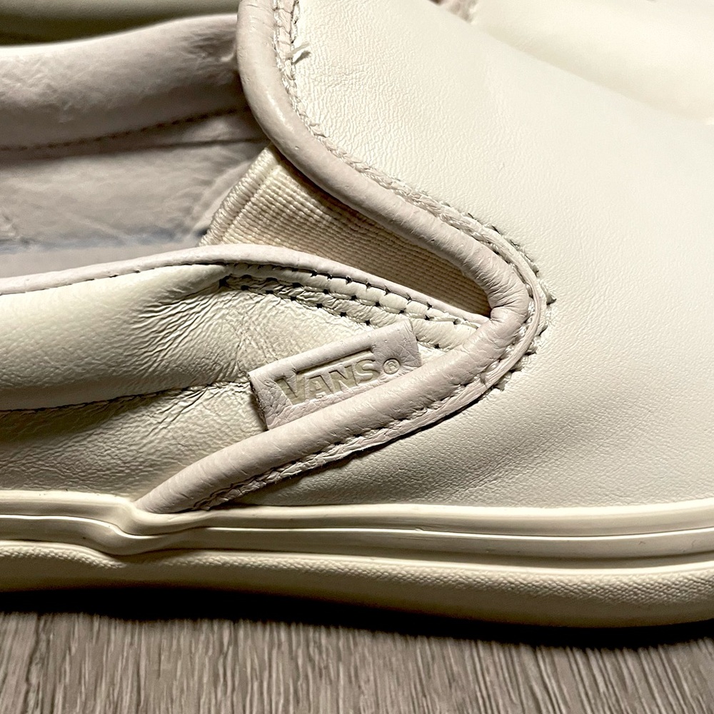 Vans x Aritzia leather Classic Slip-On 98 DX - Off White - Picture 2 of 11